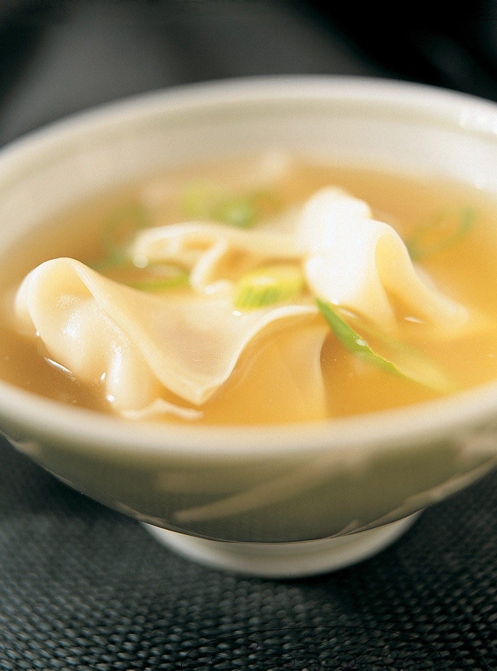 Wonton Soup (Chinese Dumpling Soup) 