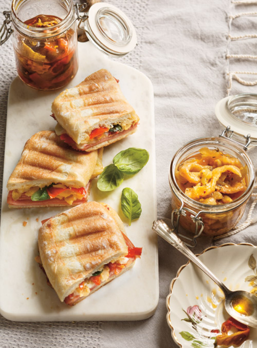 Panini à la mortadelle et au provolone