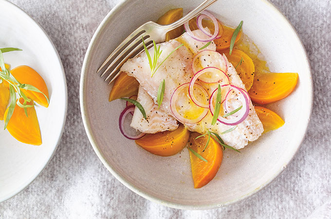 Poisson confit à la mijoteuse et salade de betteraves à l’estragon