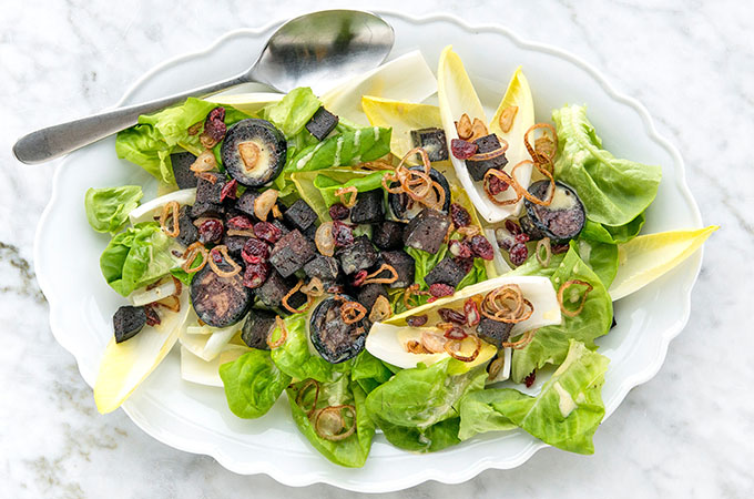 Salade d’endives au boudin frit