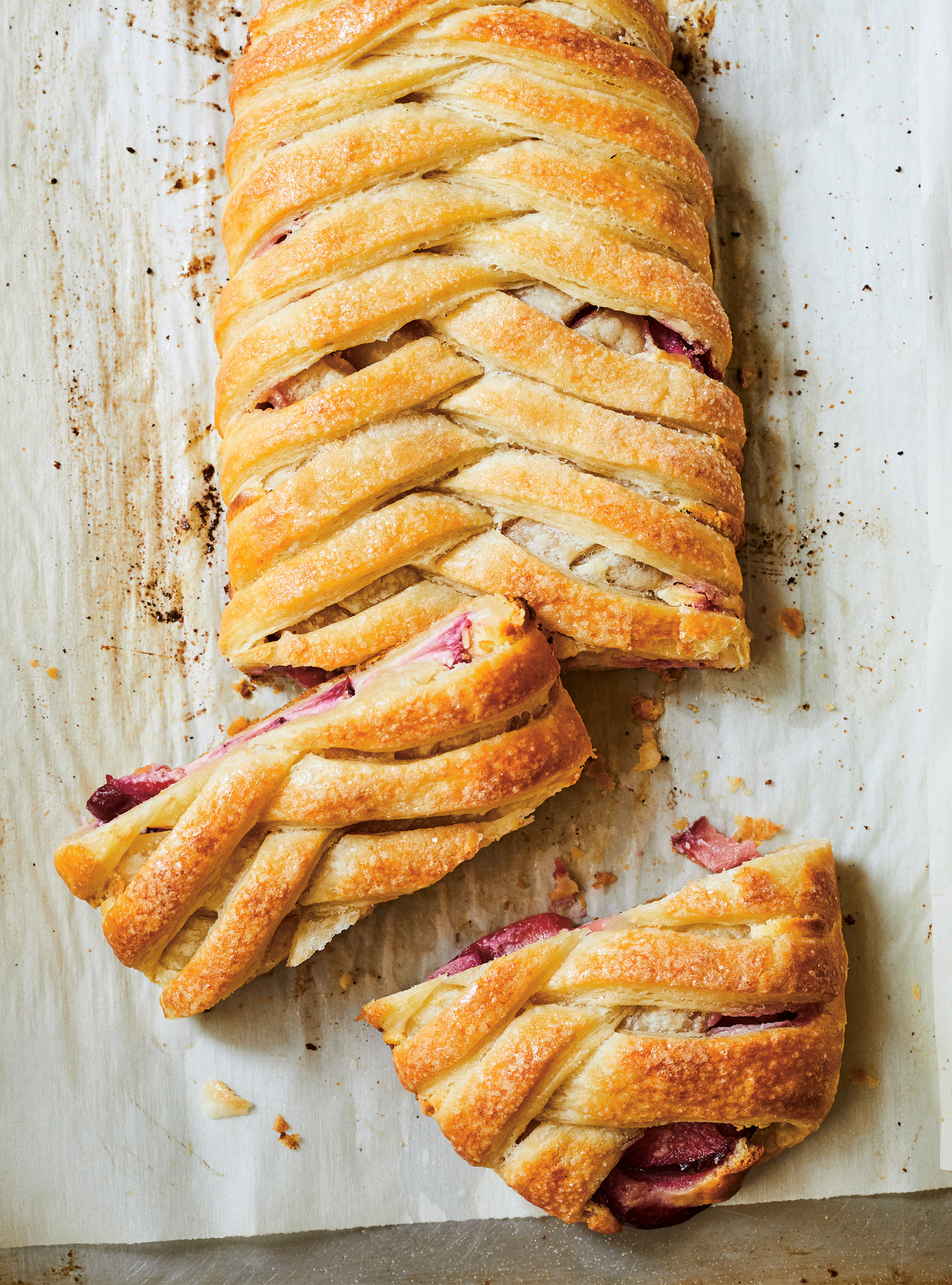 Tresse feuilletée aux prunes et au fromage à la crème