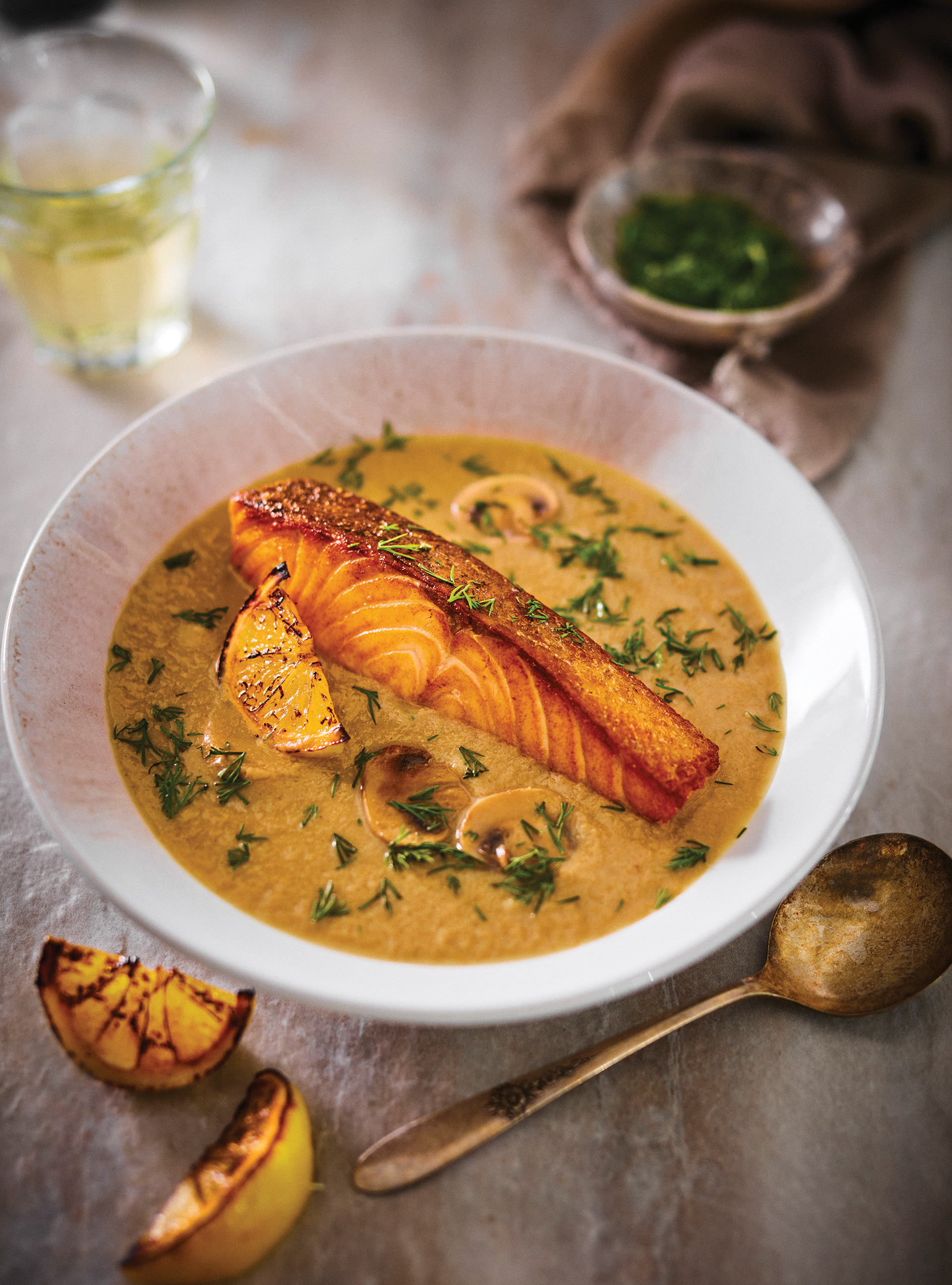 Soupe veloutée aux champignons et saumon poêlé